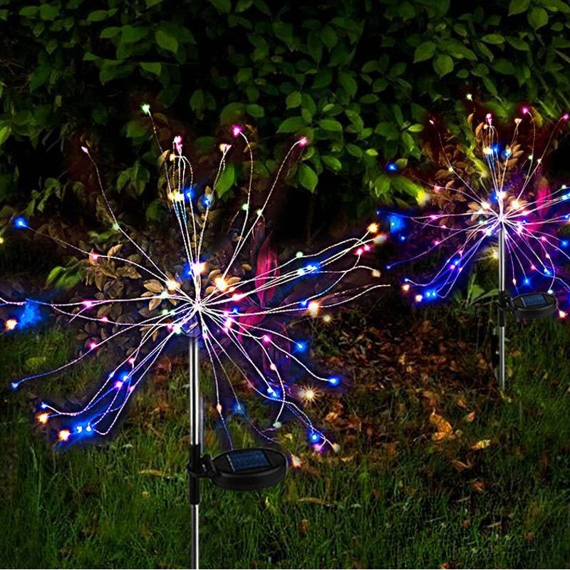 مصابيح على شكل ألعاب نارية تعمل بالطاقة الشمسية للحدائق، قطعتين تحتويان على 120 مصباح LED ووضعين للإضاءة