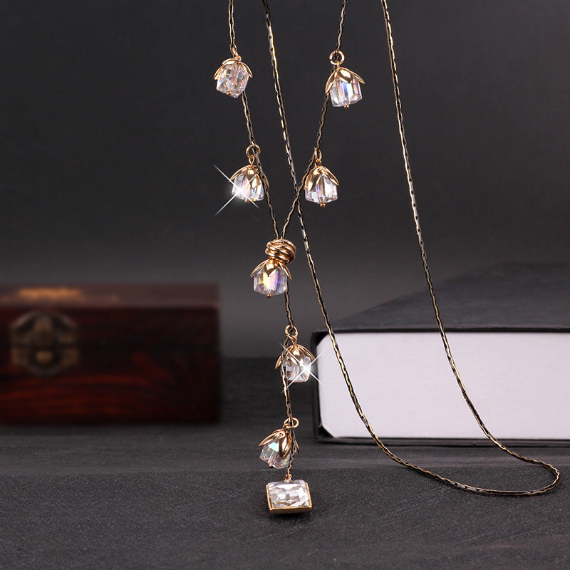 سلسلة على شكل ورقة شجر مع شراشيب كريستالية ، مصنوعة من ستيل التيتانيوم ، قلادة طويلة