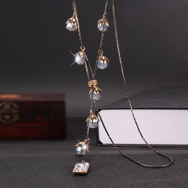 سلسلة على شكل ورقة شجر مع شراشيب كريستالية ، مصنوعة من ستيل التيتانيوم ، قلادة طويلة