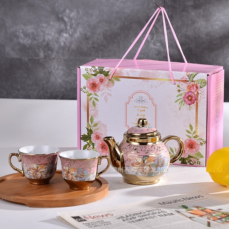 طقم شاي من البورسلين عالى الجودة، مطلى على الطراز الأوروبي مكون من كوبين و إبريق