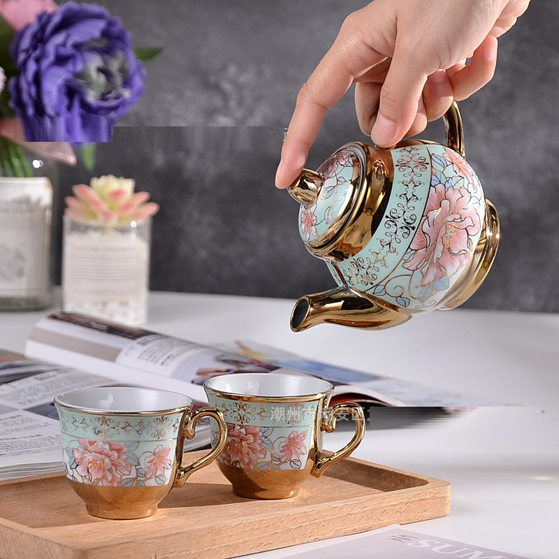 طقم شاي من البورسلين عالى الجودة، مطلى على الطراز الأوروبي مكون من كوبين و إبريق