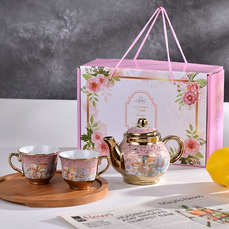 طقم شاي من البورسلين عالى الجودة، مطلى على الطراز الأوروبي مكون من كوبين و إبريق