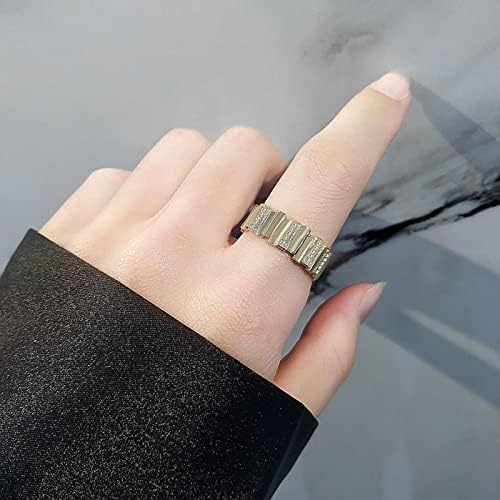 خاتم مطلي باللون الذهبي غير قابل للصدأ مرصعًا بفصوص كريستال الزريكون الأصلى اللامع شكل هندسى