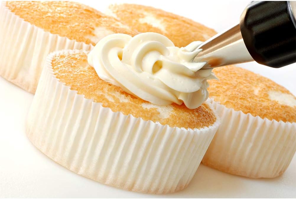 مجموعة أدوات تزيين الكيك مكونة من 82 قطعة، مجموعة أدوات تزيين الكيك من الستانلس ستيل، مجموعة أدوات تزيين الكب كيك والكوكيز او الكريمة المخفوقة لتزيين فريد من نوعه