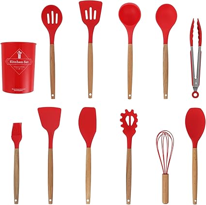 طقم أدوات سيليكون بمقبض خشبي مكون من 12 قطعة باللون الأحمر