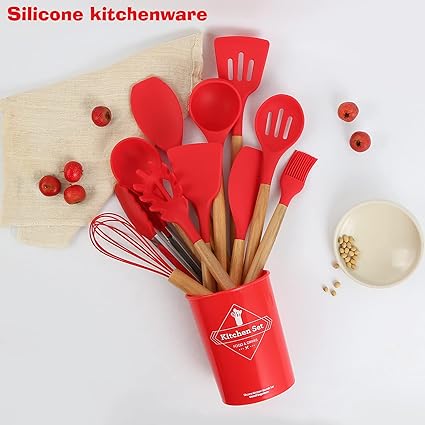 طقم أدوات سيليكون بمقبض خشبي مكون من 12 قطعة باللون الأحمر