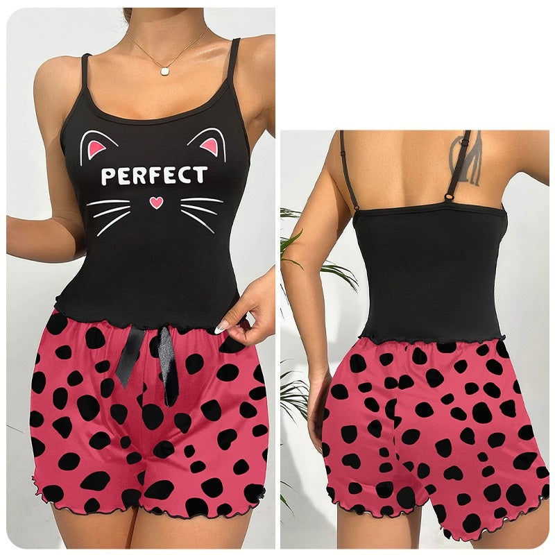 بيجامة هوت شورت جذابة الشكل وناعمة الملمس، قطعتين، توب أسود قطن ليكرا وهوت شورت وردى ستان