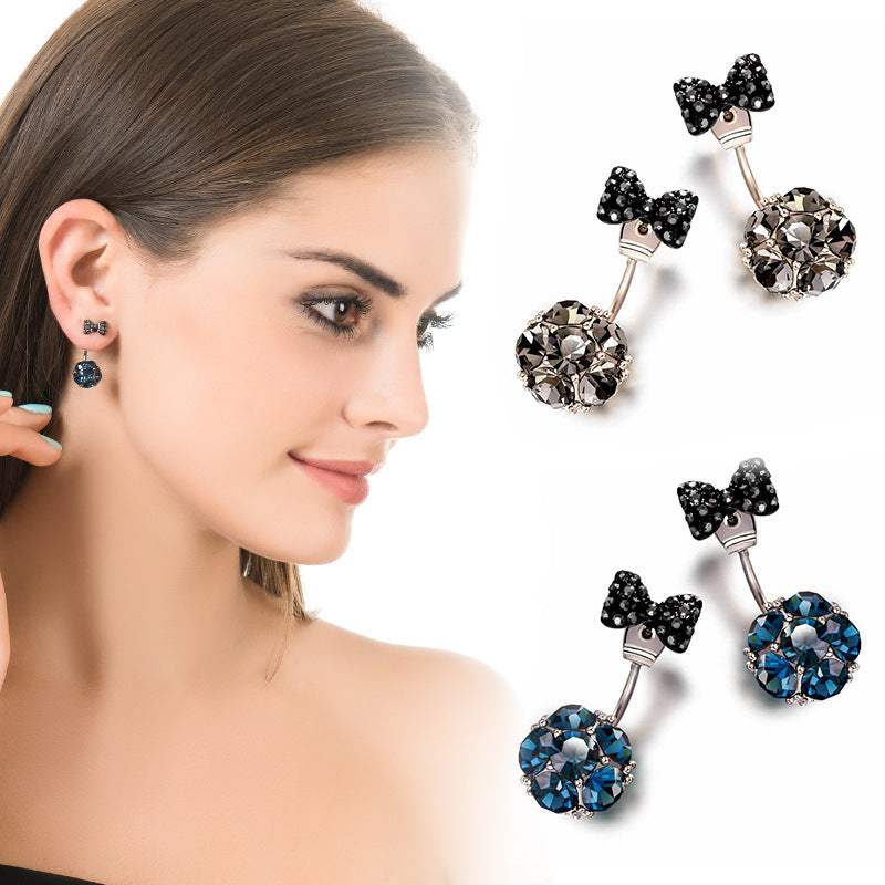 حلق بتصميم على شكل فيونكة مزدوجة من حجر الراين