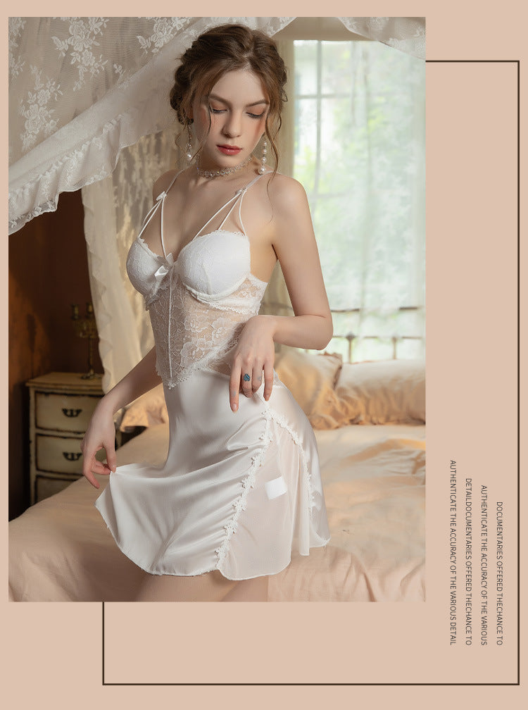 طقم قميص نوم من الستان الفاخر مزين بالدانتيل و روب من الشيفون بكنار ستان