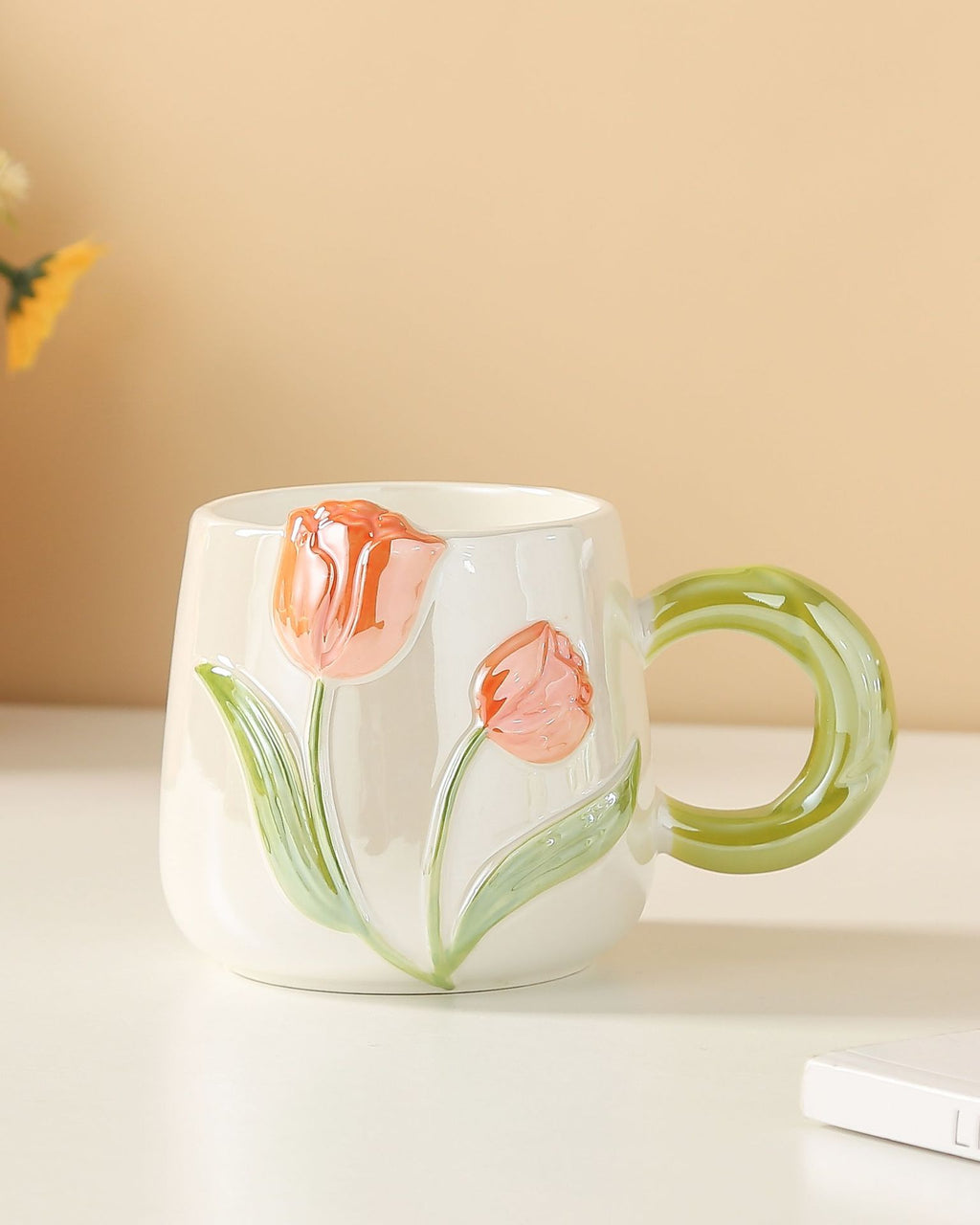 كوب أنيق من زهرة التوليب مزخرف باللؤلؤ آمن للإستخدام في فرن الميكروويف، كوب قهوة قابل للإستخدام في المكتب والمنزل 450 مل