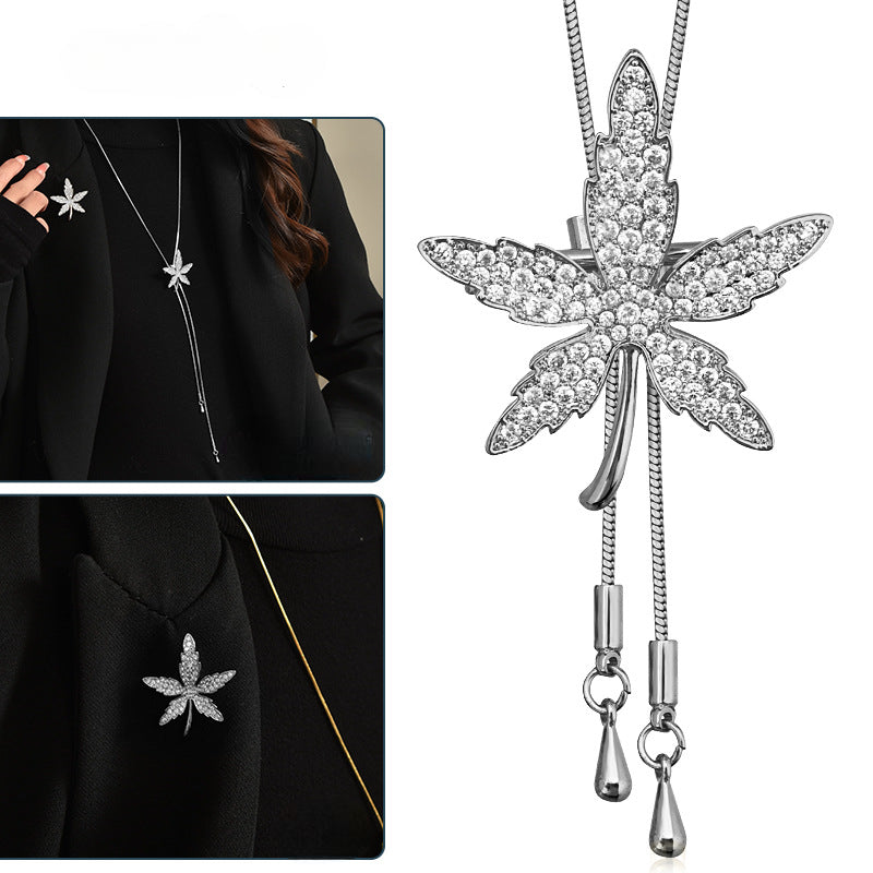 عقد أنيق ،سلسلة طويلة ،على شكل نجمة مرصعة بفصوص كريستالية لامعه من الزريكون ، والسلسلة مطلية بلاتين مضاد للصدأ غير قابل لتغير اللون