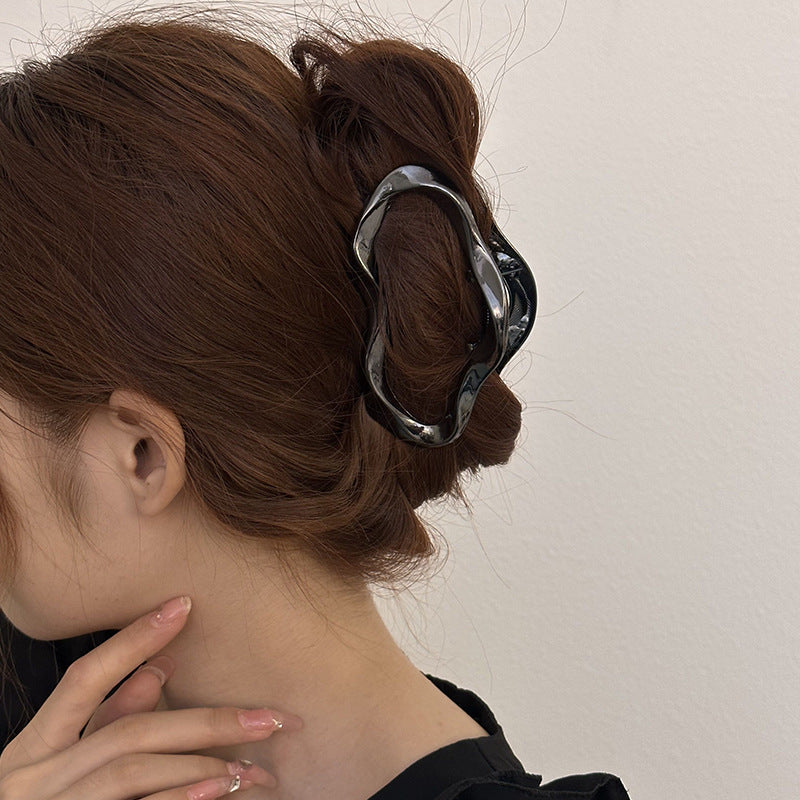 مشابك شعر معدنية غير منتظمة على شكل هندسي مجوف توكة شعر على شكل مخالب مموجة توكة شعر على شكل مخالب غير قابلة للإنزلاق للشعر السميك والرفيع إكسسوارات شعر عصرية للنساء والفتيات