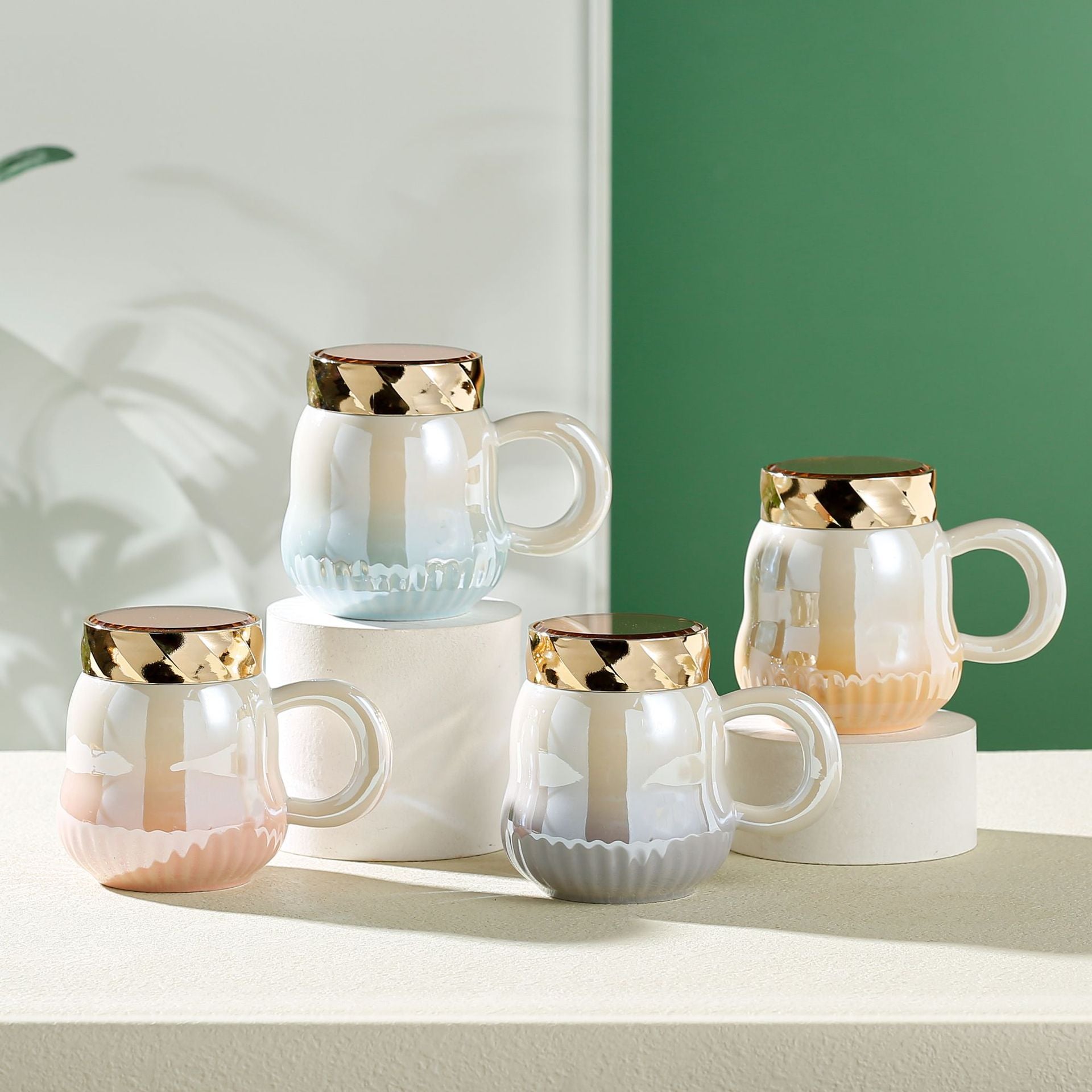 كوب قهوة سيراميك اللؤلؤ على الطراز الأوروبي أنيق مع غطاء من الاوبالين - سعة كبيرة، تصميم متدرج، معزول للمشروبات الساخنة والباردة 500 مل