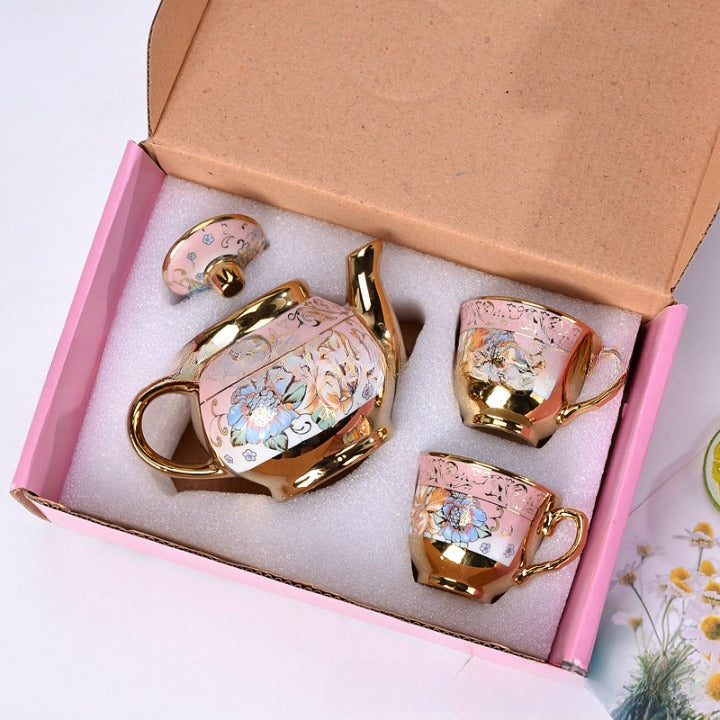 طقم شاي من البورسلين عالى الجودة، مطلى على الطراز الأوروبي مكون من كوبين و إبريق