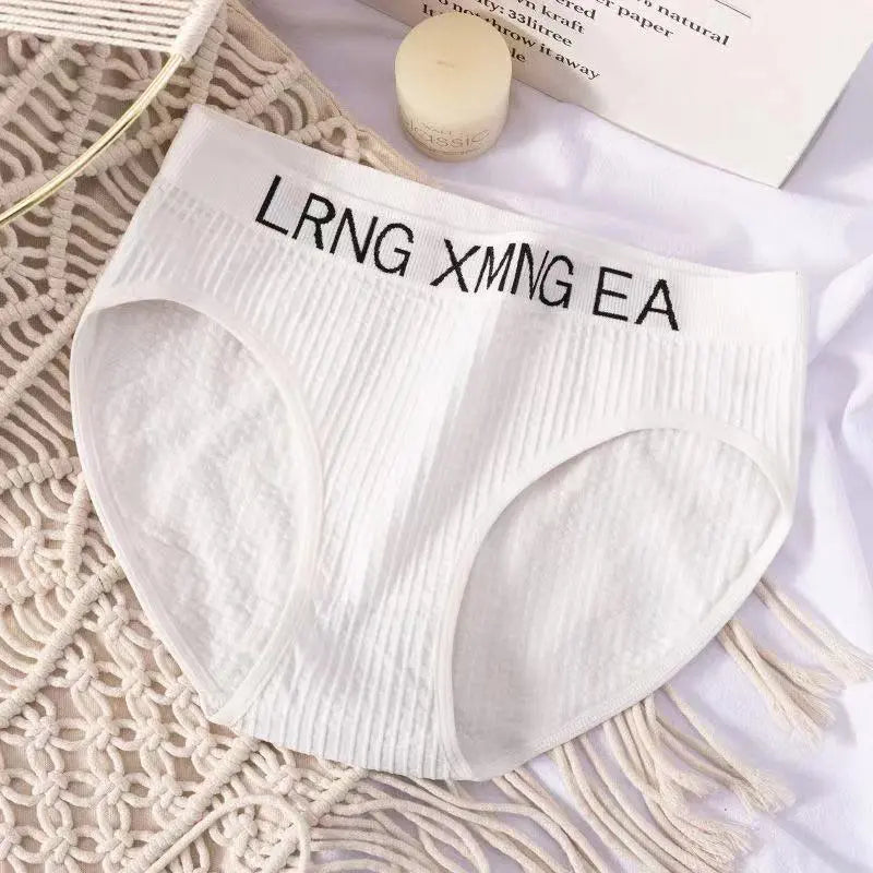 ملابس داخلية رياضية نسائية عالية الجودة من القطن الناعم قابلة للتنفس متوسطة الخصر