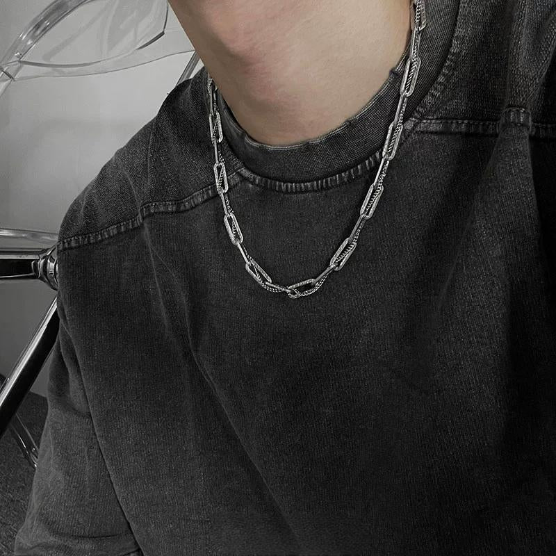 سلسلة رجالى من التيتانيوم الخالص سلسلة بتصميم عصرى ومميز بحلقات مستطلية متداخلة