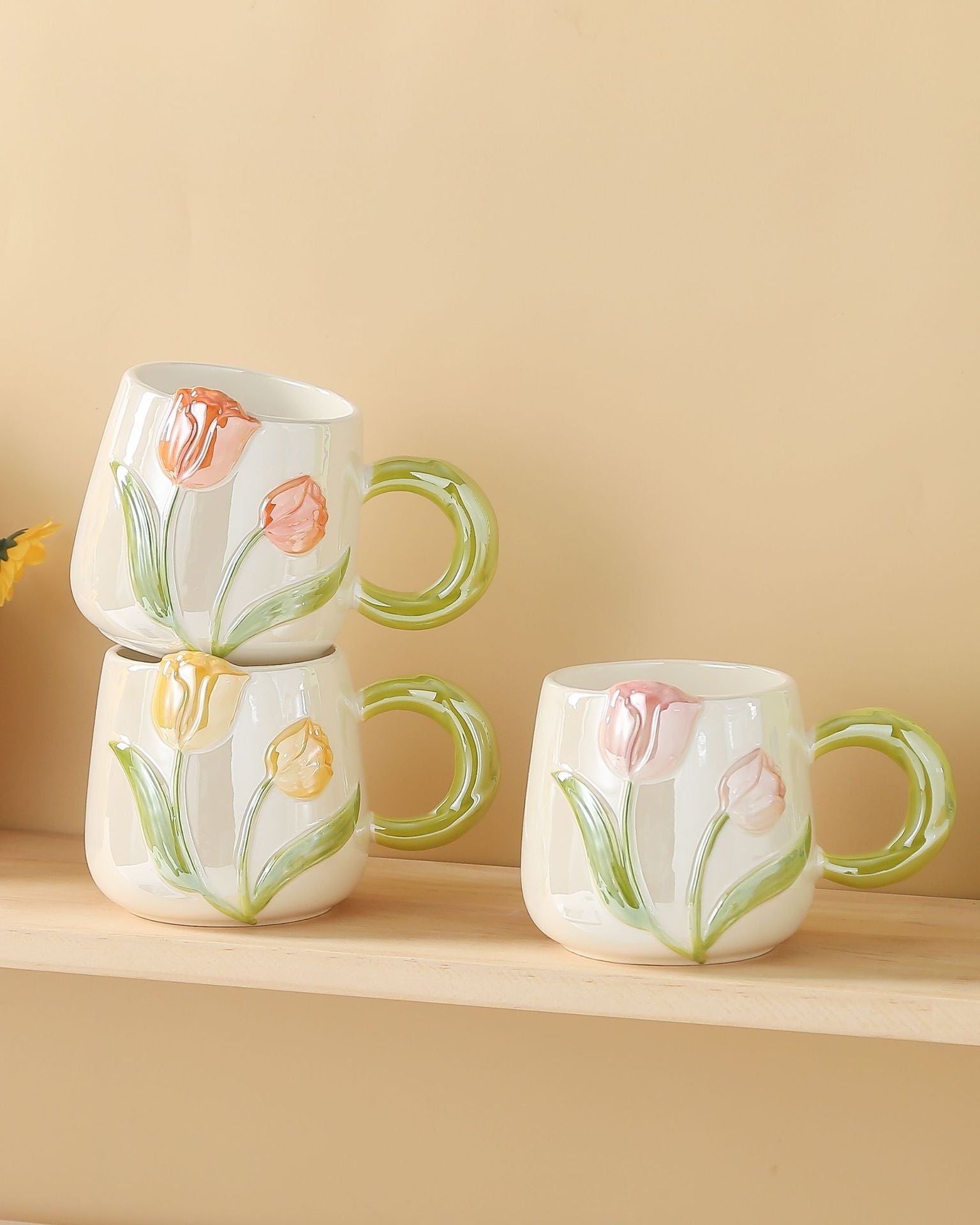كوب أنيق من زهرة التوليب مزخرف باللؤلؤ آمن للإستخدام في فرن الميكروويف، كوب قهوة قابل للإستخدام في المكتب والمنزل 450 مل