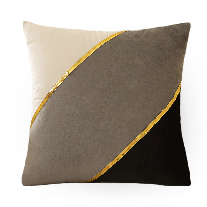 كوشن مخططة باللون الذهبي من الجلد 45*45 سم مع الحشو الفيبر