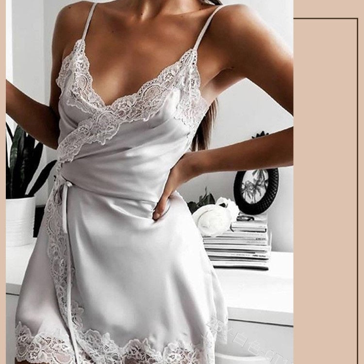 قميص نوم نسائي مثير من الستان الفاخر مزين بالدانتيل، سادة