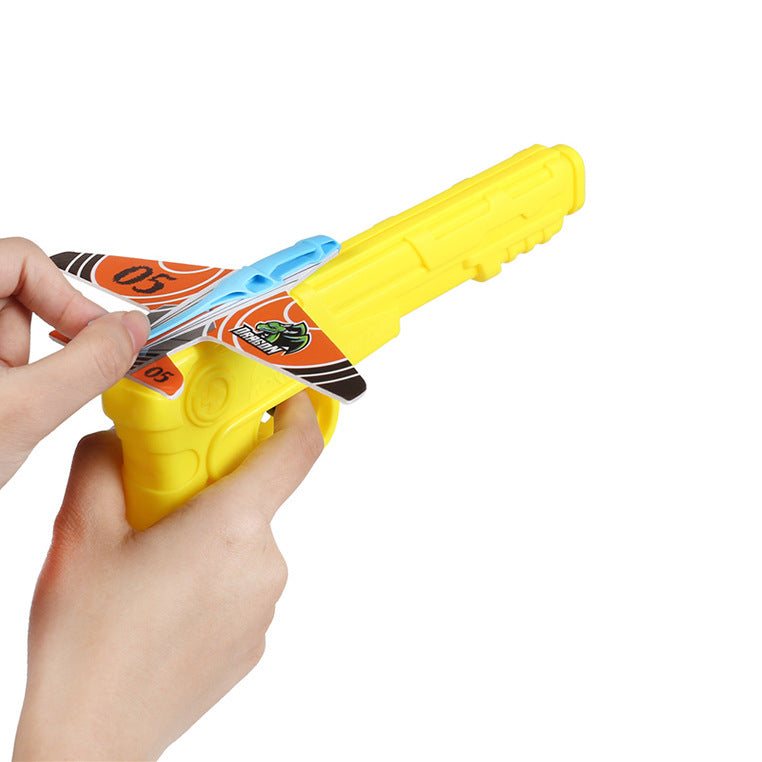 لعبة إطلاق الطائرات مع طائرات شراعية من الفوم