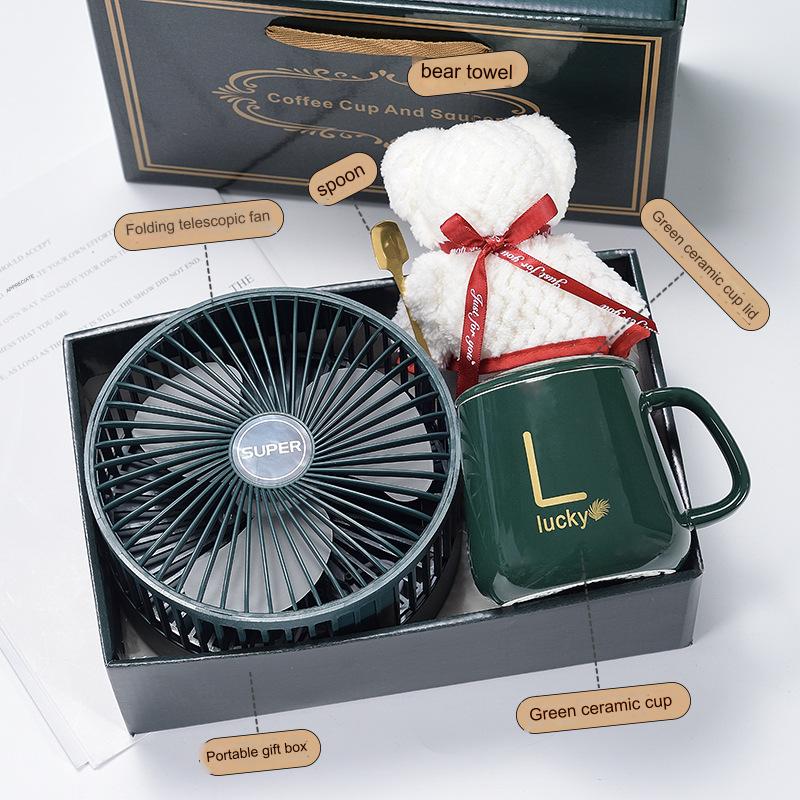 بوكس هدية، يحتوى على مروحة ببطاريات قابلة لإعادة الشحن، مج حرارى بغطاء وملعقة، فوطة يد