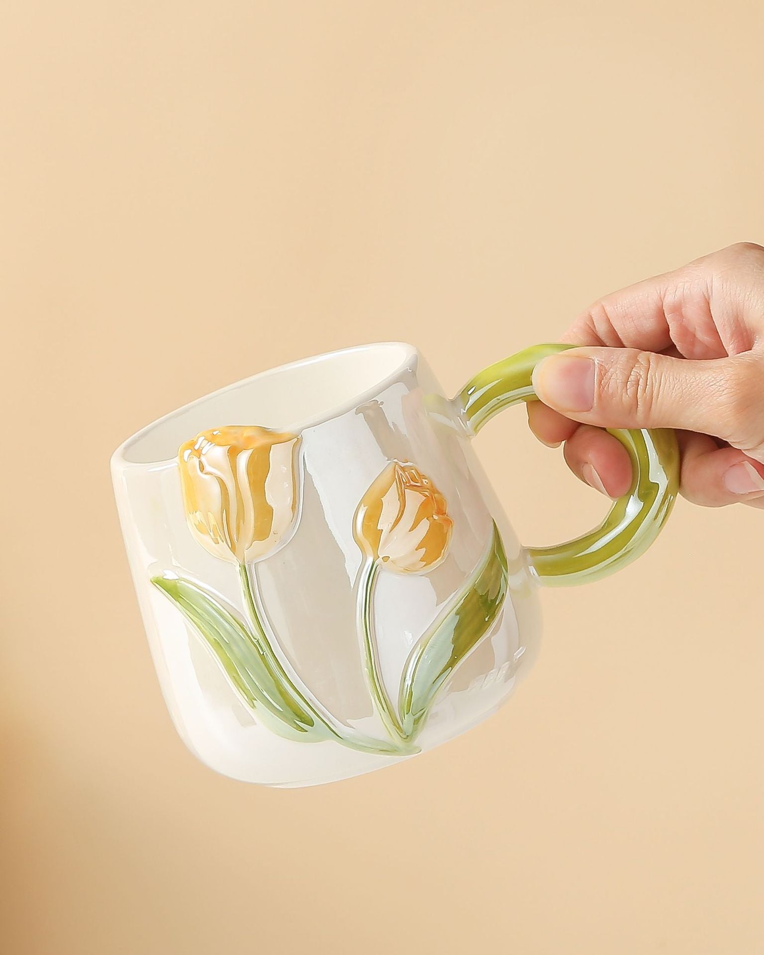 كوب أنيق من زهرة التوليب مزخرف باللؤلؤ آمن للإستخدام في فرن الميكروويف، كوب قهوة قابل للإستخدام في المكتب والمنزل 450 مل