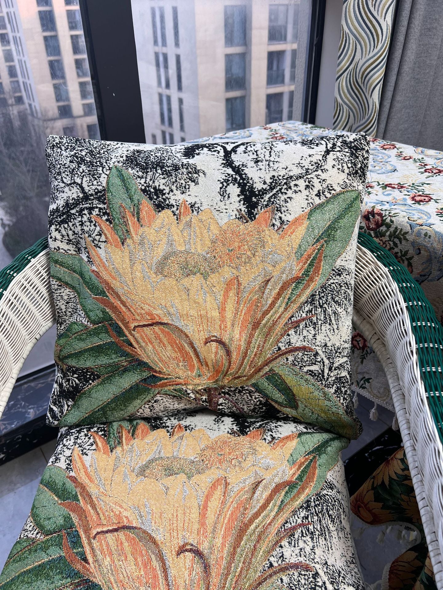 كوشن ديكور مربعة الشكل 45 * 45 سم مع الحشو الفيبر