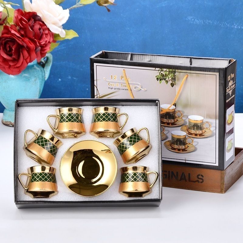 طقم فناجين قهوة يتكون من 6 فناجين و 6 أطباق مصنوع من السيراميك الأوروبي المطلي باللون الذهبي مع علبة هدية
