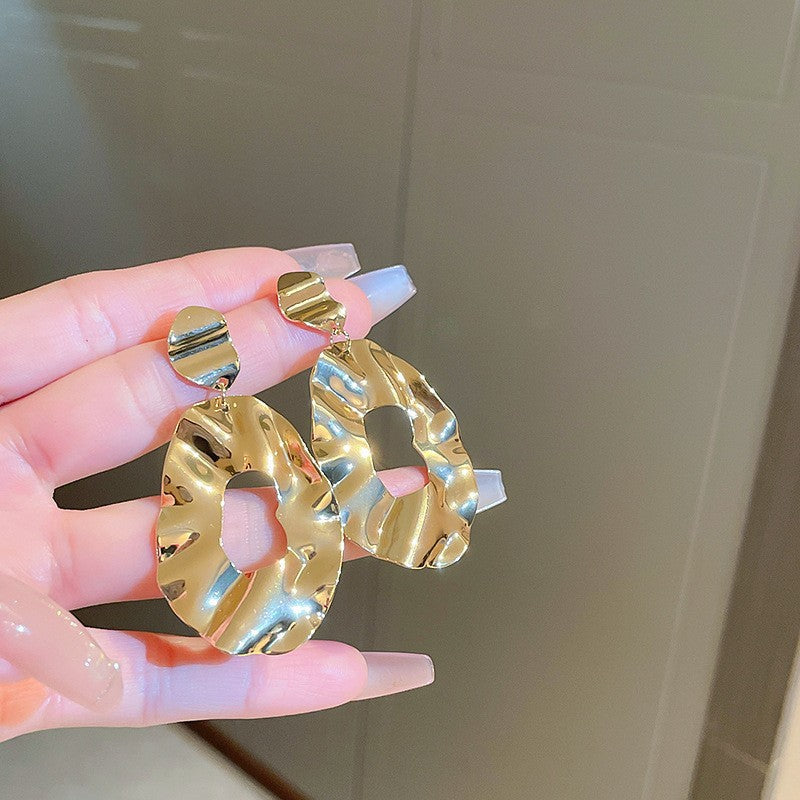 حلق طويل بتصميم مجعد لون ذهبى غير قابل للصدأ