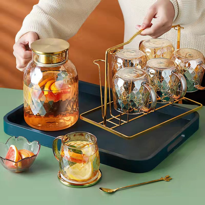 إبريق زجاجي ذو ملمس ألماسي فاخر سعة 1800 مل مع (أربعة أكواب وصينية وحامل أكواب)