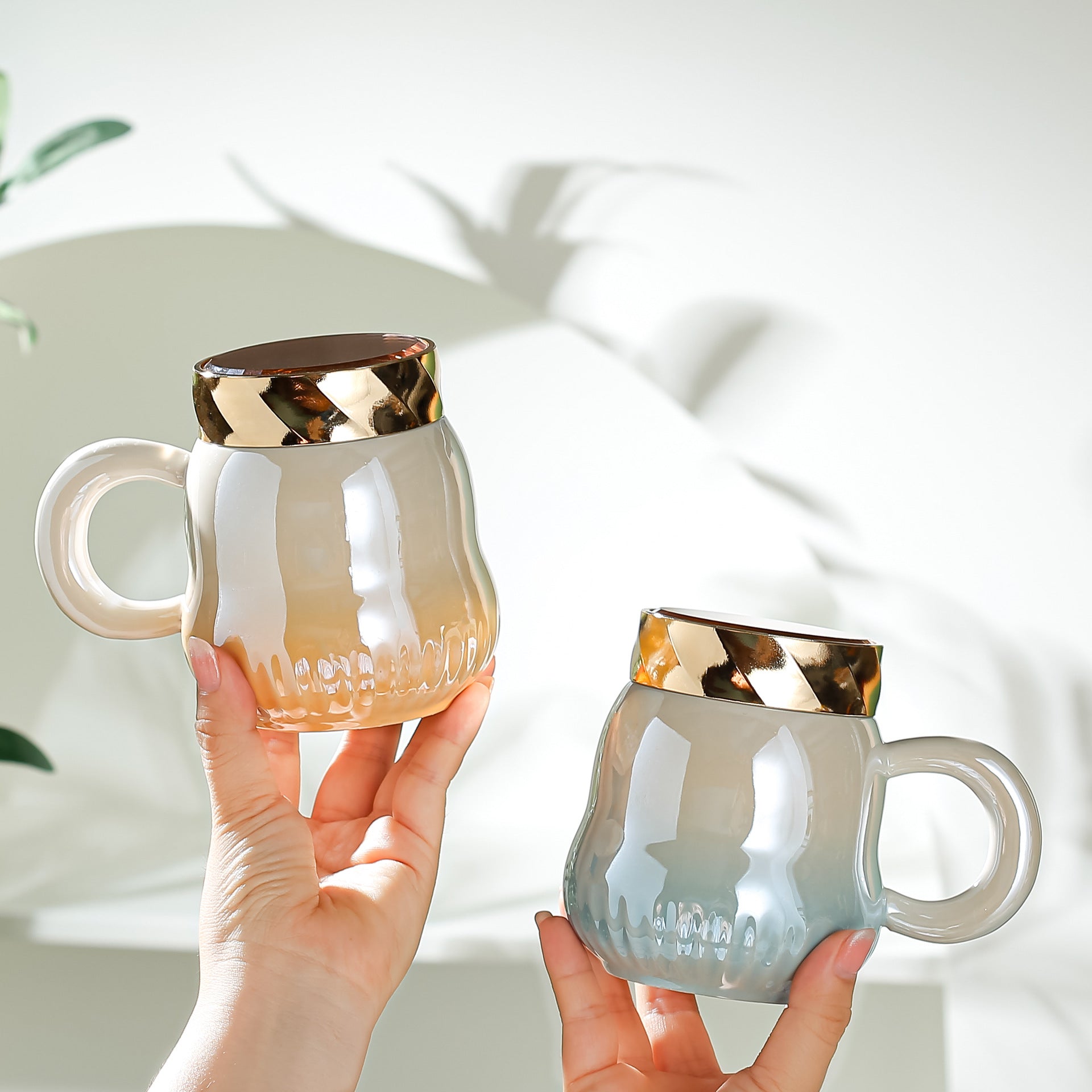 كوب قهوة سيراميك اللؤلؤ على الطراز الأوروبي أنيق مع غطاء من الاوبالين - سعة كبيرة، تصميم متدرج، معزول للمشروبات الساخنة والباردة 500 مل