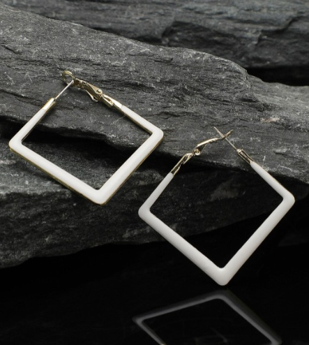 حلق للنساء،  حلقان إبرة شكل مربع أبيض فى ذهبى