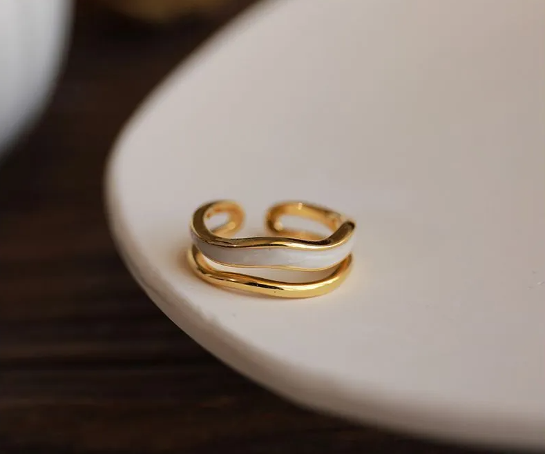 خاتم ذهبى مطلي بالون الذهبي ، تصميم فاخر عالى الطراز