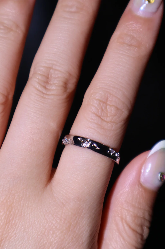 خاتم  للنساء مطلي بالبلاتين المضاد للصدأ عالي الجودة بتصميم مميز وفريد