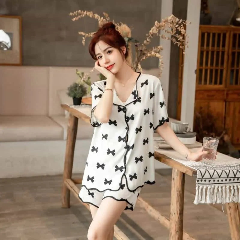 طقم بيجامة من الحرير مع شورت