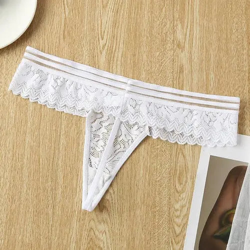 ملابس داخلية نسائية من الدانتيل